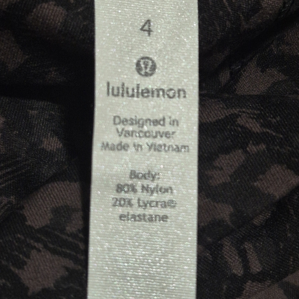 lululemon athletica Black and Brown Camo Patterned Bike Shorts..size:4 - Picture 10 of 11